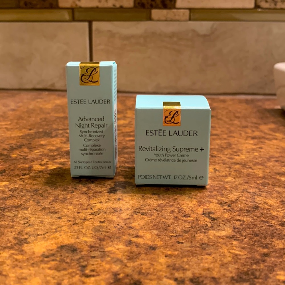 NIB Estée Lauder skincare set mini size